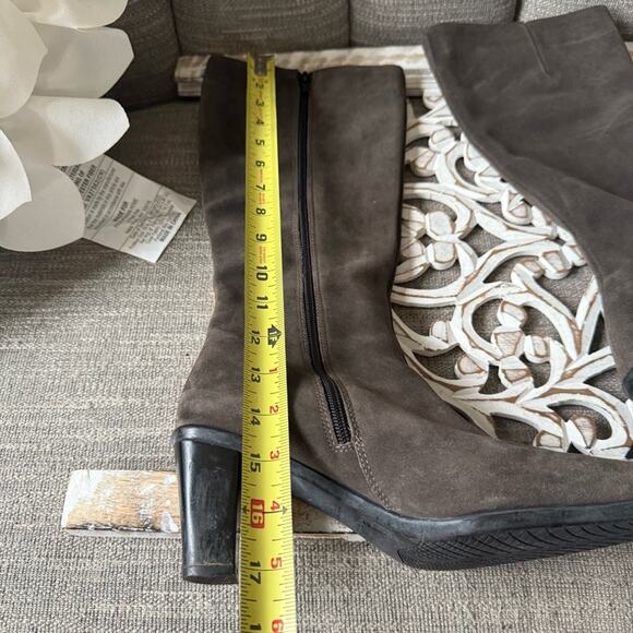 La Canadienne Fleece Lined Zip Up Heels Boots Women’s 8.5 - Picture 3 of 11